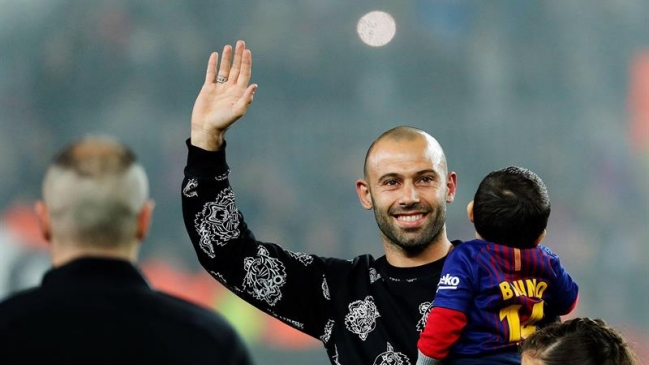 Javier Mascherano recibió ovación del Camp Nou en su despedida de FC Barcelona