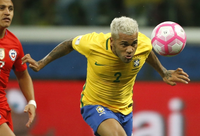 Dani Alves: Neymar tenía que salir de la sombra de Messi