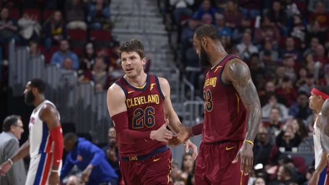 LeBron James guió sólido triunfo de los Cavaliers ante Detroit