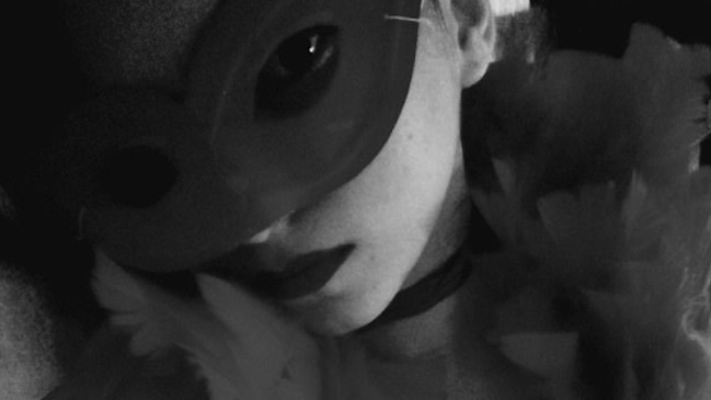 Joven brasileña subasta su virginidad para ayudar a su mamá