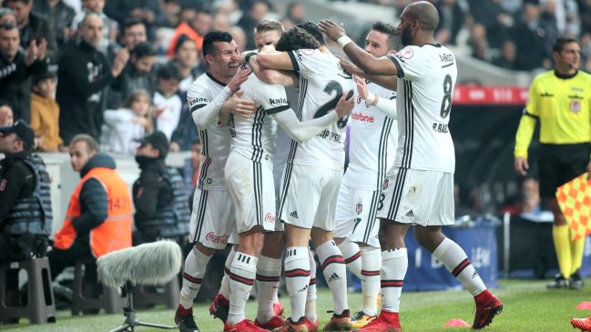 Besiktas de Gary Medel derrotó a Genclerbirligi en la Copa de Turquía