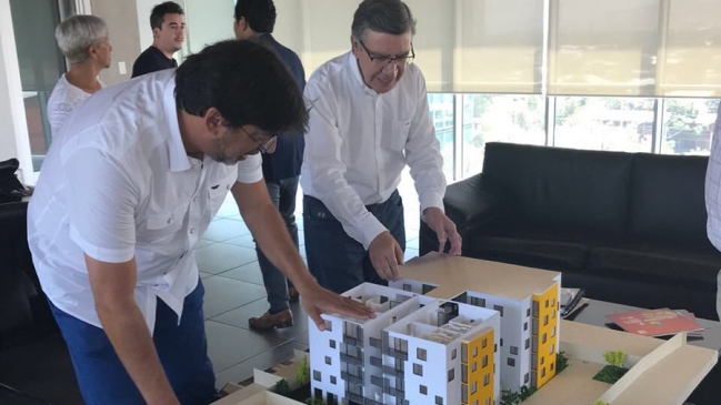 Lavín evalúa implementar la 