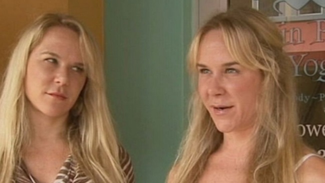 Acusan a gemela de matar a su hermana y de hacerse pasar por ella