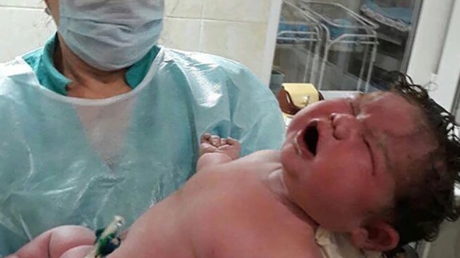 Madre dio a luz a bebé de más de seis kilos por parto natural