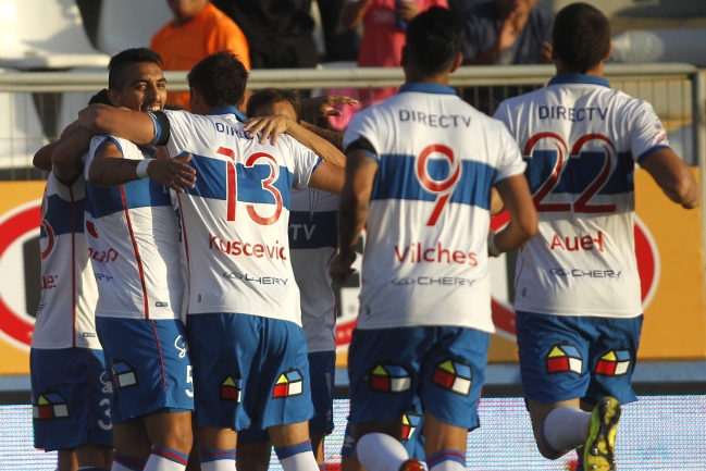 Beñat San José se estrenó en la UC con victoria ante Temuco