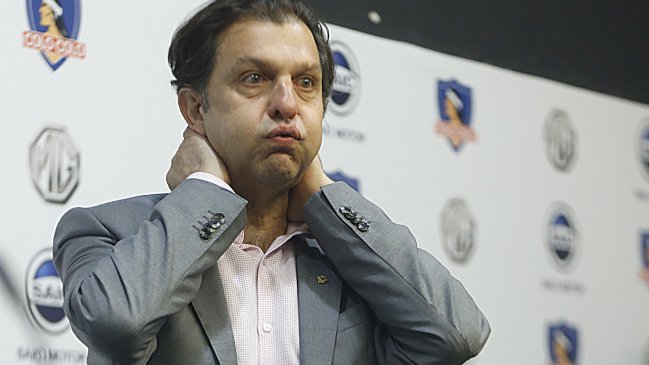 Hinchas de Colo Colo incomodaron a Anibal Mosa en el Estadio Monumental