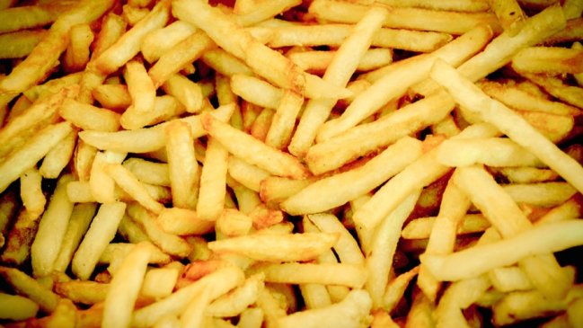 Descubren que químico de las papas fritas puede ser clave para curar la calvicie