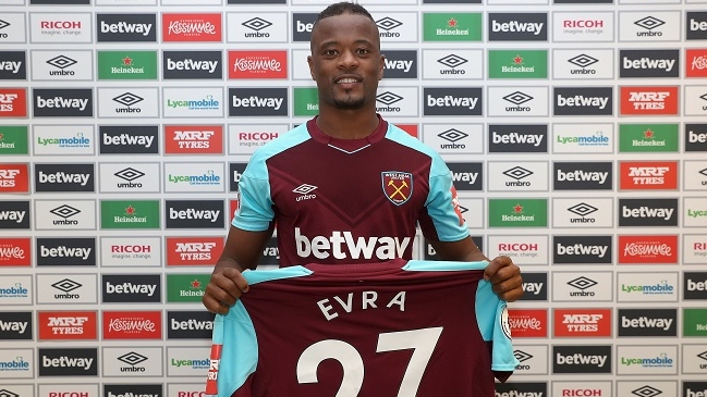 West Ham United sumó a Patrice Evra hasta junio