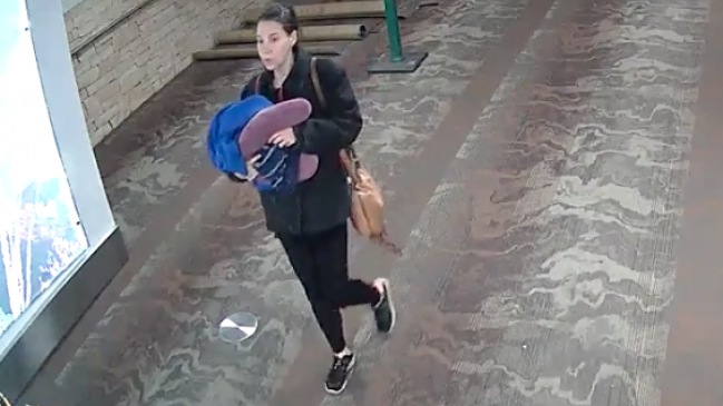 La desgarradora carta de una madre que abandonó a su bebé en un aeropuerto