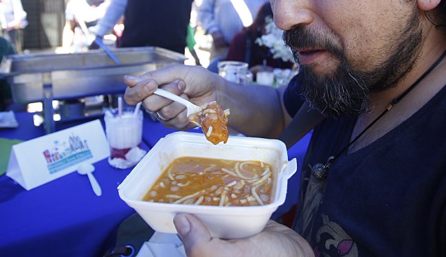 Estudio asegura que comer más lento ayuda a bajar de peso