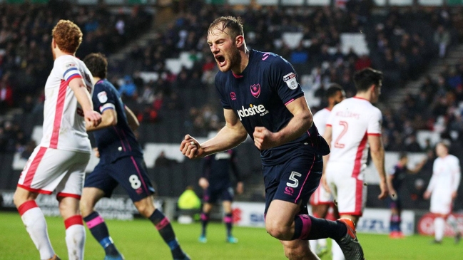 Empresario emiratí es condenado a prisión por robar a su esposa para comprar club inglés