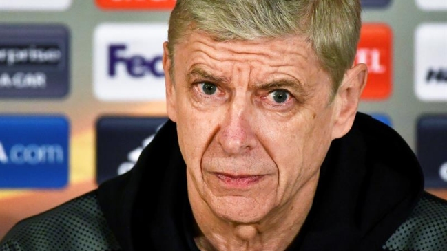 Arsene Wenger confía en cumplir su contrato con Arsenal