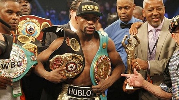 El nuevo lujo de Floyd Mayweather: una mesa de cristal para jugar ping-pong