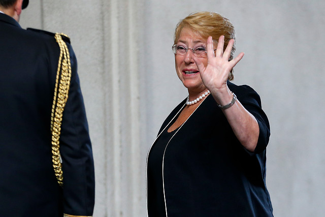 Presidenta Bachelet sufrió un lapsus verbal en su regreso de vacaciones