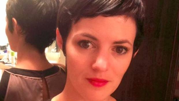 Mujer persiguió a un ladrón, lo atrapó y lo invitó a tomar un café