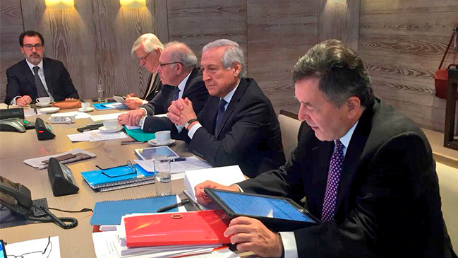 Canciller Muñoz encabeza reunión para afinar alegatos orales en La Haya