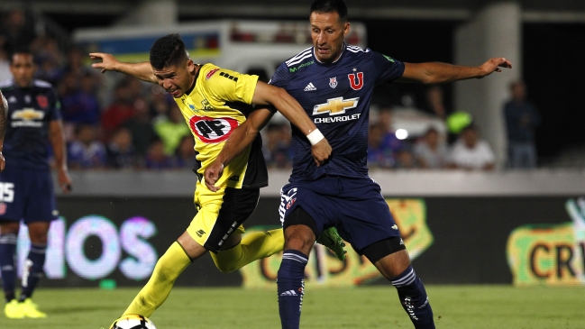 Christian Vilches abandonó la práctica de U. de Chile por molestias físicas