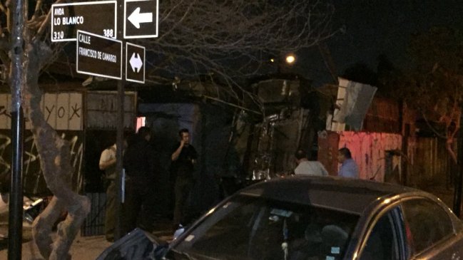 Persecución terminó con auto incrustado en inmueble de El Bosque