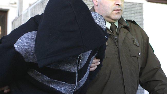 Dos sujetos entraron a la casa de un vecino y le robaron dinero y su tele