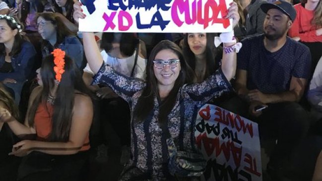 Así reaccionó Luis Fonsi con peculiar propuesta de una fanática