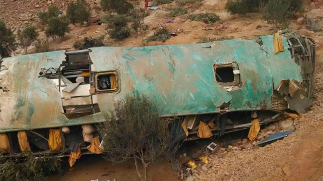 Tragedia en Arequipa: Confirman 35 muertos luego de caer bus a un abismo