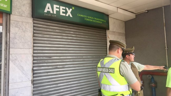 Ladrones disfrazados de guardias asaltaron casa de cambio en Recoleta