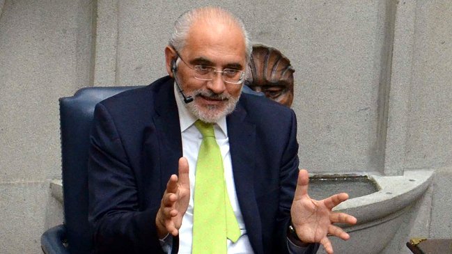 Dos ex presidentes bolivianos asistirán a alegatos contra Chile en La Haya