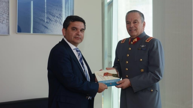 Ejército entregó al Consejo para la Transparencia libro con las medidas adoptadas tras el fraude