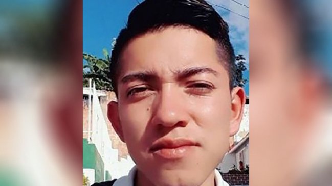 Se intentó tomar una selfie pero cayó por un precipicio de 120 metros de altura