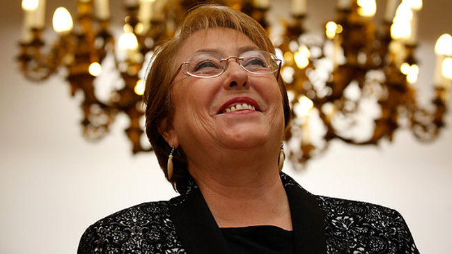 Presidenta Bachelet bromeó con el 