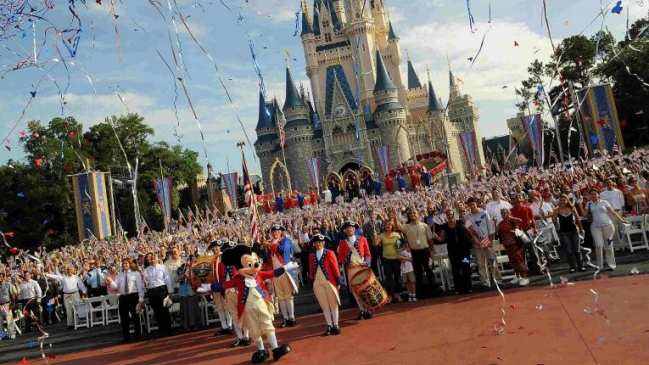 El 73 por ciento de los empleados de Disneyland no gana lo suficiente para gastos básicos