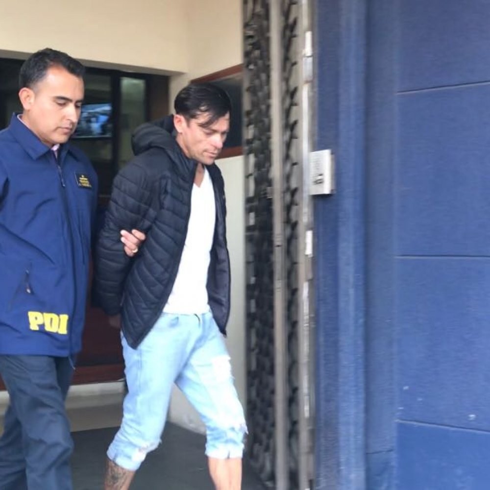 Detienen a hombre con especies robadas en joyería de Mall de Coronel