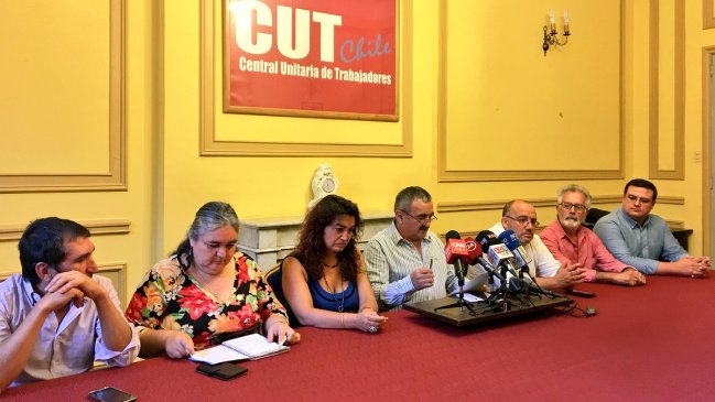 Gajardo pidió defender la desmunicipalización tras llamado a paro en tres comunas