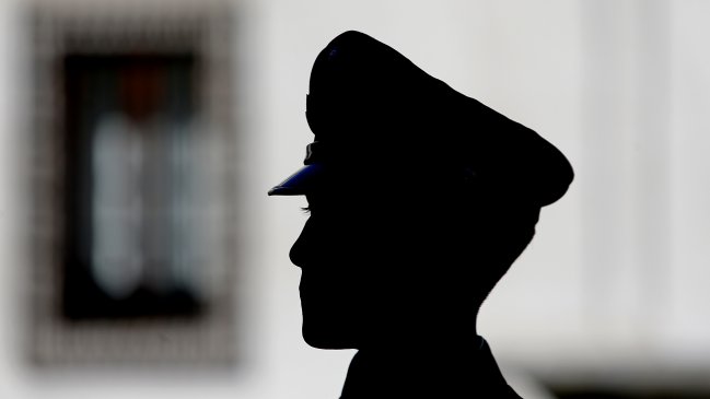 Carabinero fue dado de baja tras hurtar 40 mil pesos a una mujer desmayada