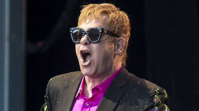 Elton John abandonó show por culpa de 