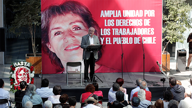 Partido Comunista recuerda legado de Gladys Marín y su lucha contra Pinochet