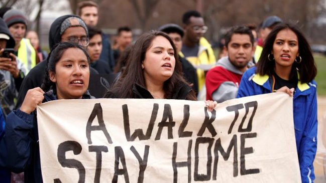 Cientos de personas protestaron contra las políticas migratorias de Donald Trump