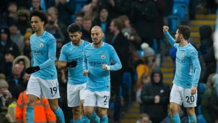 Manchester City tumbó a Chelsea y quedó a cuatro victorias de coronarse en la Premier