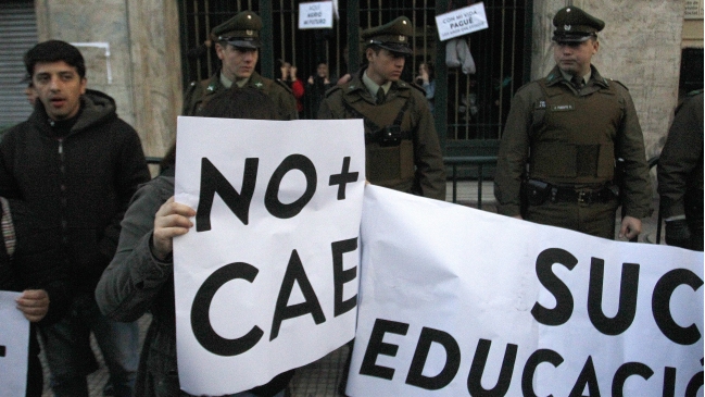 Confech considera como burla proyecto firmado por Bachelet para eliminar el CAE