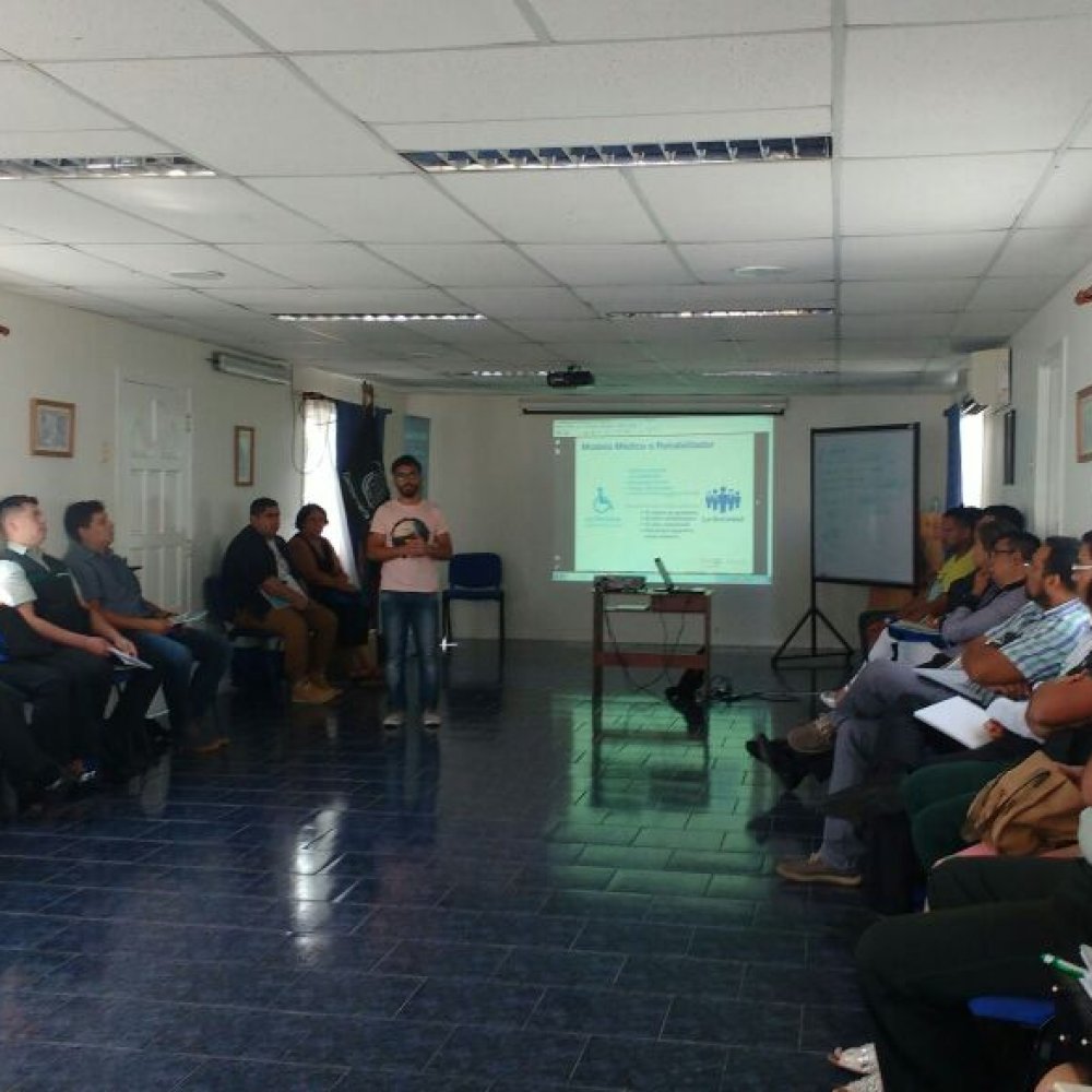 Antofagasta: Funcionarios de Gendarmería se capacitan en lengua de señas