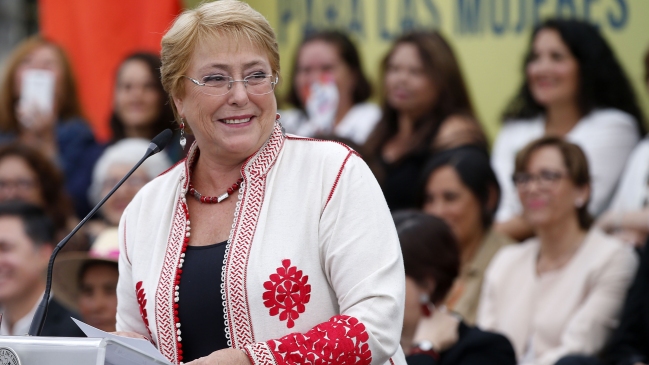 Bachelet a las mujeres: 