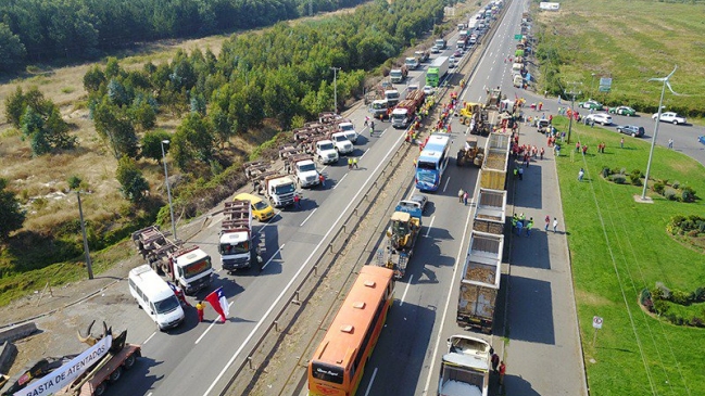 Contratistas forestales protestan contra la violencia rural en la Ruta 5 Sur