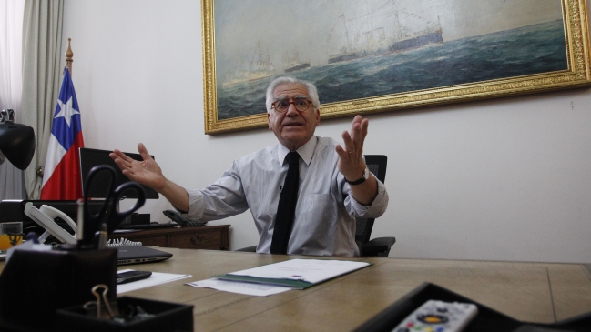 Ministros desocupan sus despachos en La Moneda en el último día hábil del Gobierno