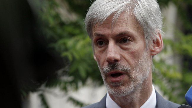 Tras sumario, Servel desestimó denuncia de acoso laboral y sexual contra director