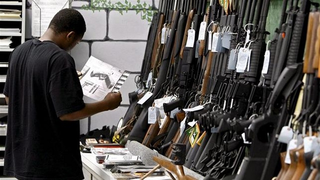 EEUU: Asociación del Rifle presentó demanda contra la ley de control de armas en Florida