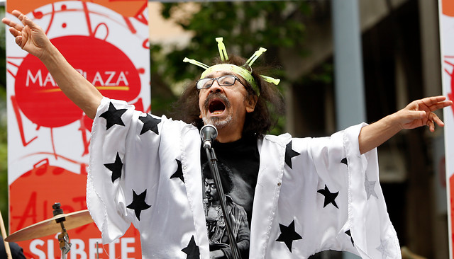 Florcita Motuda juró como diputado fiel a su estilo