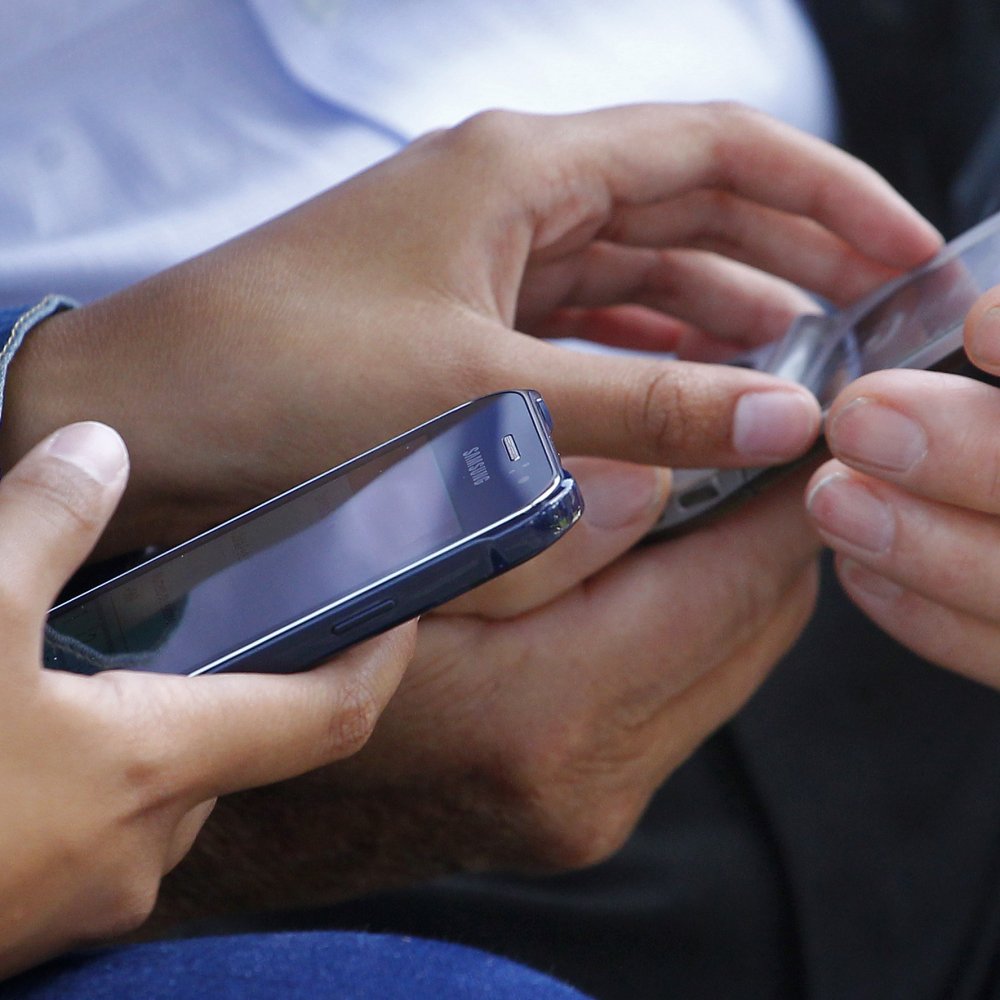 Mandó sus fotos a un número equivocado y sin querer ayudó a un niño con leucemia