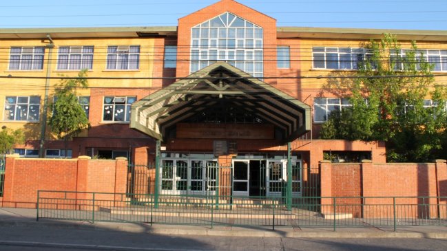 Municipio de Chillán ordena clausura de colegio Darío Salas por no pago de patentes