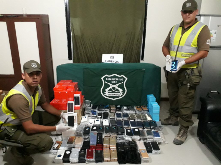 Contrabandistas fueron sorprendidos con más de 900 celulares en Codpa