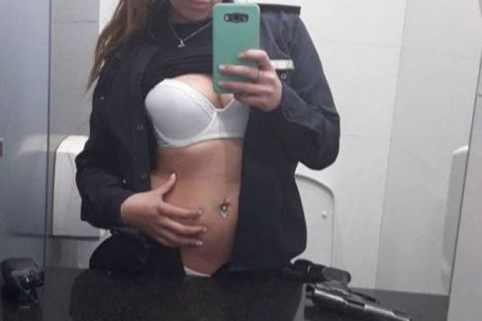 Despiden a una policía luego que filtraran sus fotos íntimas: 